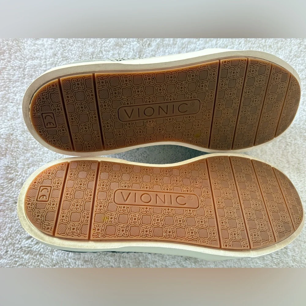 Vionic Women’s Kimmie Perf Slip-On Supportive Sneaker-Size: 8-Color: Gray Suede